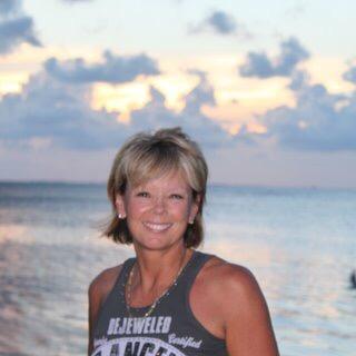 Profile Picture of Lori Browne (@lori_browne) on Twitter