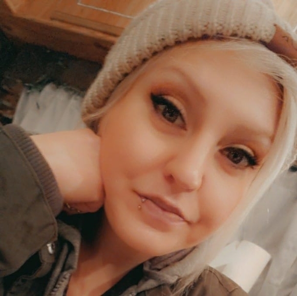 Profile Picture of Jamie Lakey (@bcpetlover) on Poshmark