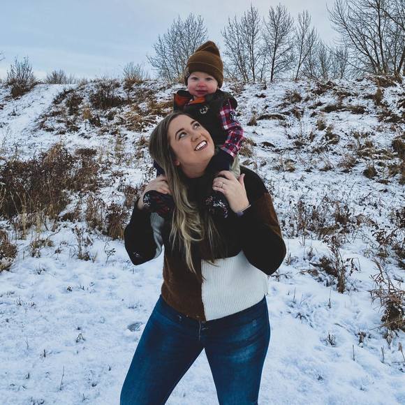 Profile Picture of Marriette Wauthier (@mhshelley27) on Poshmark