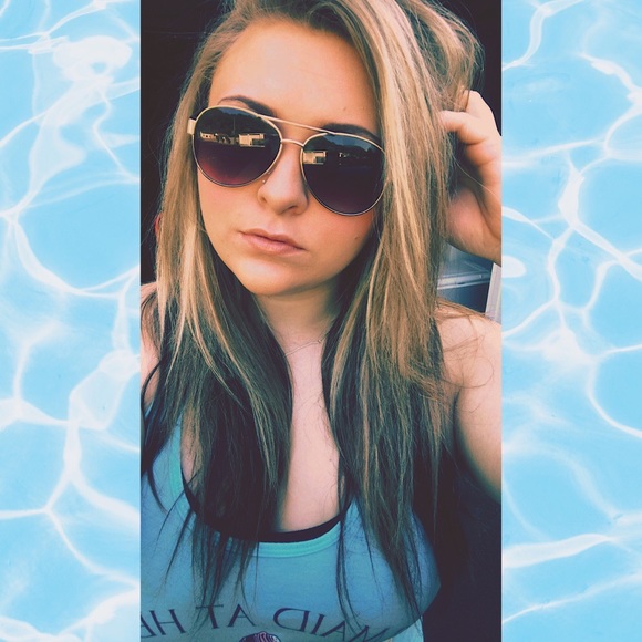 Profile Picture of Raymona Keen (@raymona96) on Poshmark