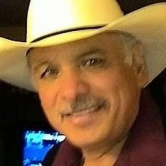 Profile Picture of Rogelio Rivera (@soyrogelio) on Poshmark