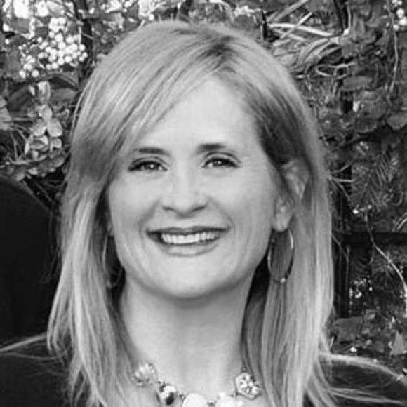 Profile Picture of Lori Shaw (@shawstravel) on Poshmark