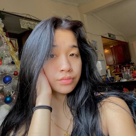 Profile Picture of Mercede Singthong (@sadiesingthong) on Poshmark