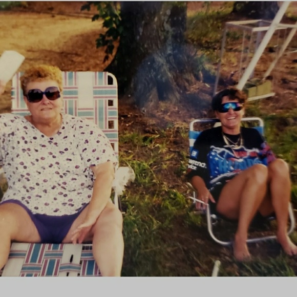 Profile Picture of Hazel Parker (@0418hsp) on Poshmark