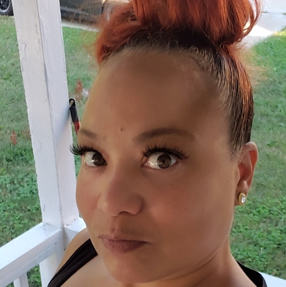 Profile Picture of Belinda Profanchik (@belindapro) on Poshmark