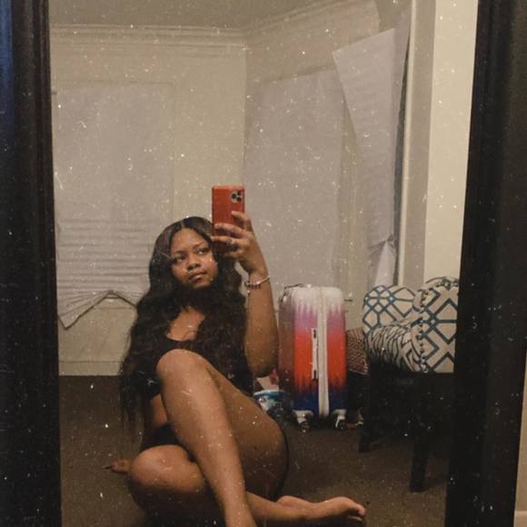 Profile Picture of Jayla Reader (@jaylaxxx) on Poshmark