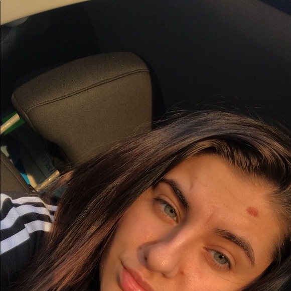 Profile Picture of Jillian Palumbo (@jillian_palumbo) on Poshmark