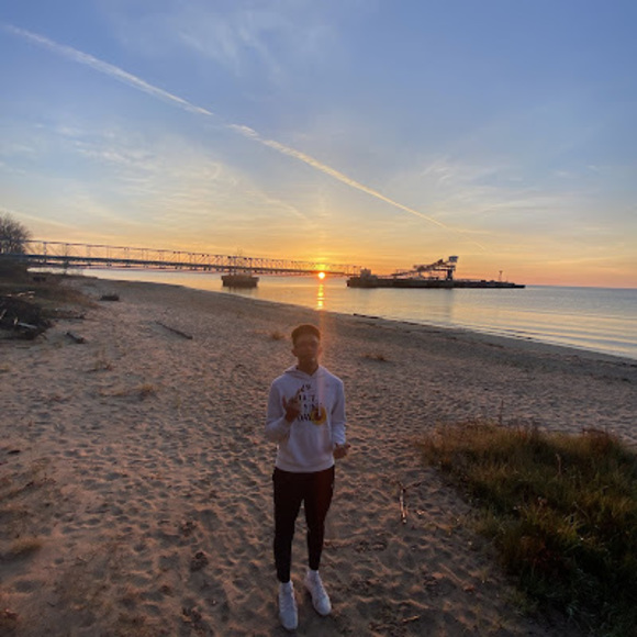 Profile Picture of Sherman Hayes (@shermanhayes) on Poshmark