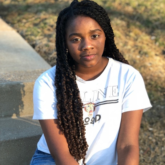 Profile Picture of Britney Wallace (@bwallace02) on Poshmark