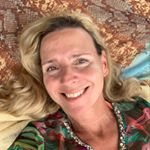 Profile Picture of Lisa Barrett (@ukglowology) on Instagram