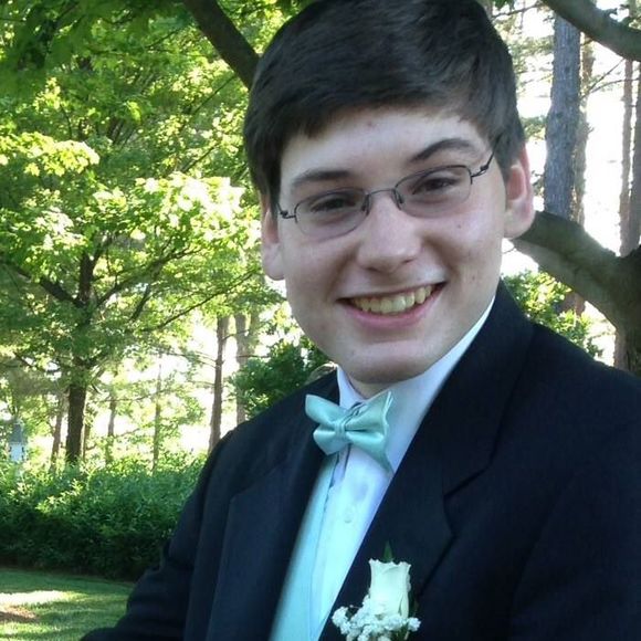 Profile Picture of James Vitt (@treyv5) on Poshmark