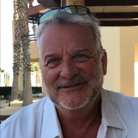 Profile Picture of David Schlessman (@davidschlessman) on Poshmark
