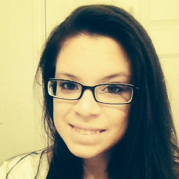 Profile Picture of Amy Fimbel (@amyyy32) on Poshmark