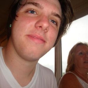 Profile Picture of Andrew Gleason (@shehatesmeyetiloveher) on Myspace