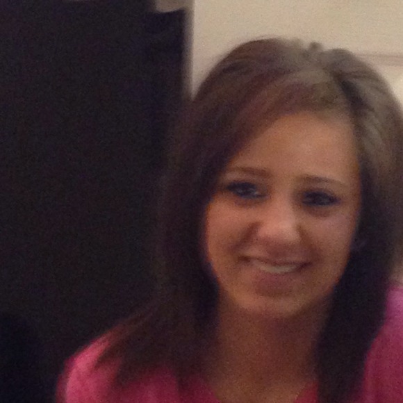 Profile Picture of Sue Chehadeh (@suechehadeh) on Poshmark