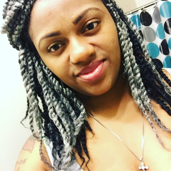 Profile Picture of Shannette Hayes (@shannette85) on Poshmark