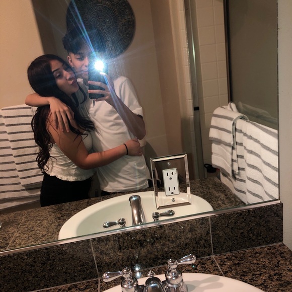 Profile Picture of Isabel Guzman (@isaabelxo) on Poshmark