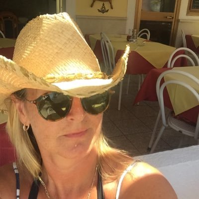 Profile Picture of Janet Kaminski (@JanetSunshine56) on Twitter