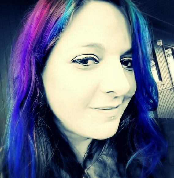 Lisa Ennor - Poshmark Profile Picture of Lisa Ennor (@lisae531) on Poshmark