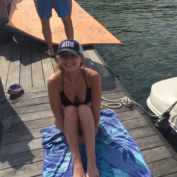 Profile Picture of Libby Keith (@libbykeith) on Poshmark