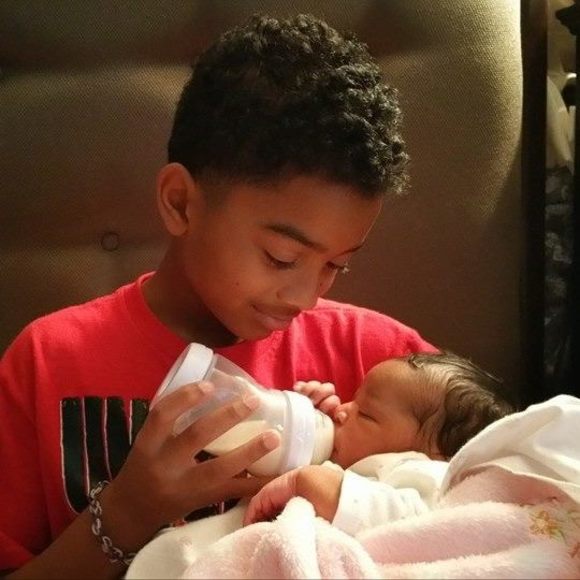 Profile Picture of Aaron Weathersby (@wayfar22) on Poshmark