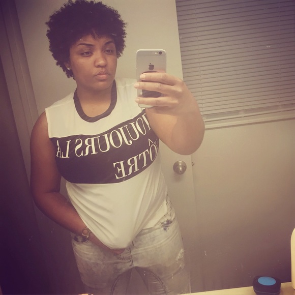 Profile Picture of Veronica Patton (@vrpatton) on Poshmark