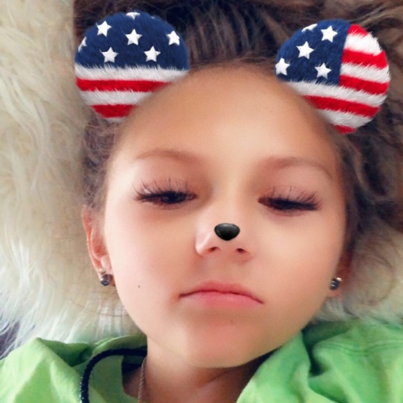 Profile Picture of Chesha Lazansky (@chesha11) on Poshmark