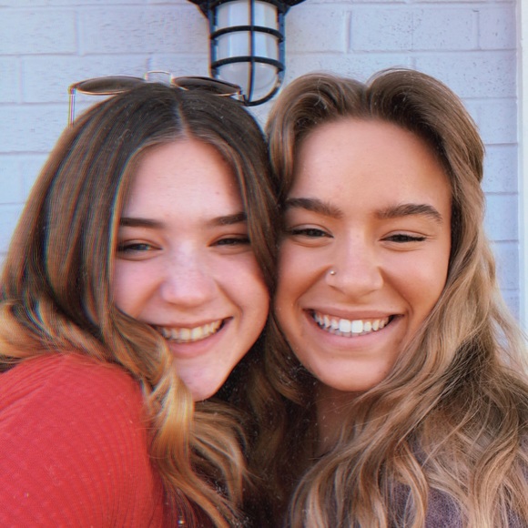 Profile Picture of Jenna Markham (@jennamarkham) on Poshmark