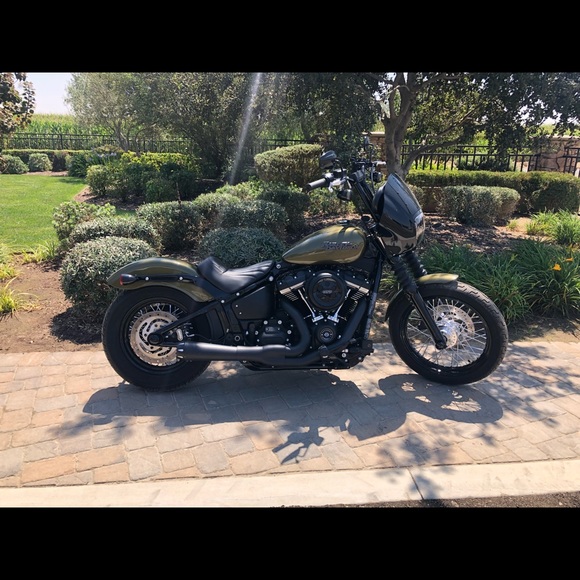 Profile Picture of Matt Silva (@matt_silva) on Poshmark