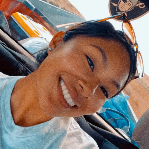 Profile Picture of Mikayla Paul (@xoxompaul) on Poshmark