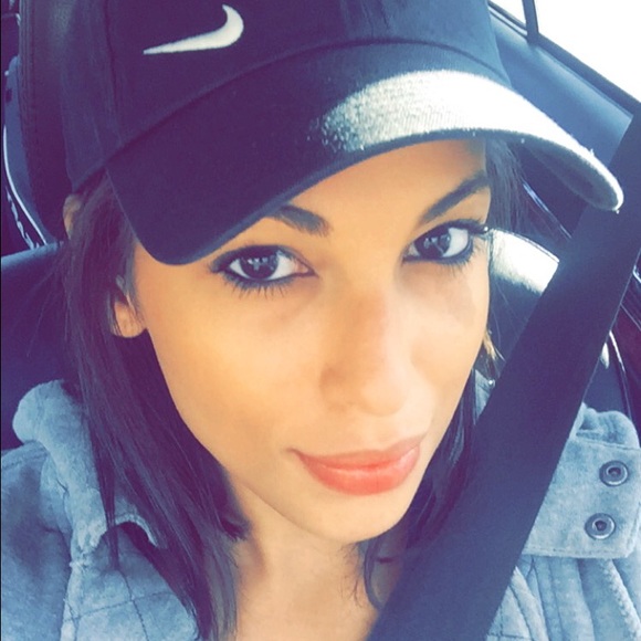 Profile Picture of Elizabeth Muniz (@emuniz836) on Poshmark