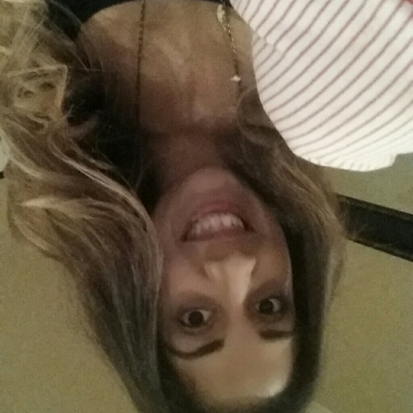Profile Picture of Sam Dawn (@samdawn) on Poshmark