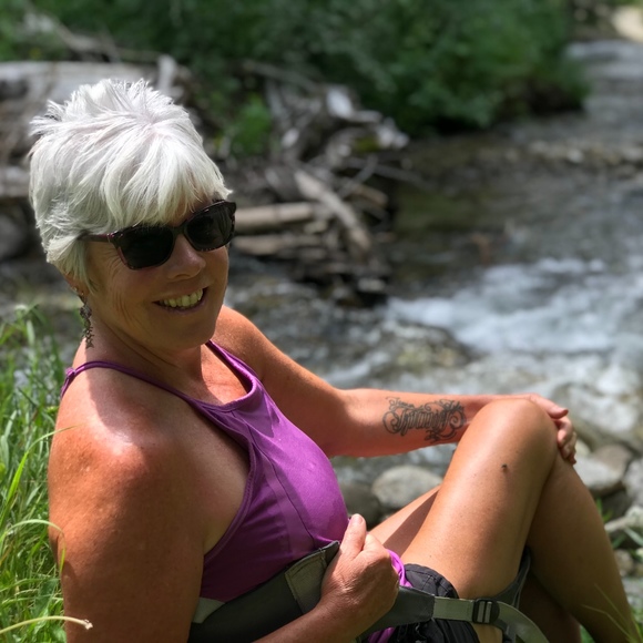 Profile Picture of Darla Vanleuven (@darlamaev) on Poshmark