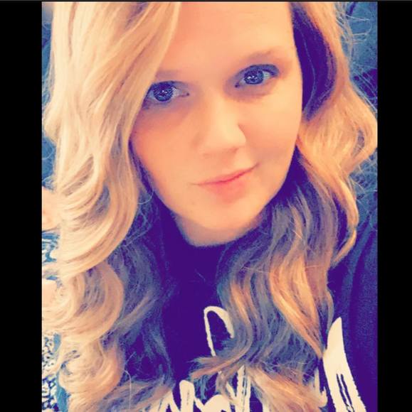 Profile Picture of Laurana Brannick (@lkay91) on Poshmark