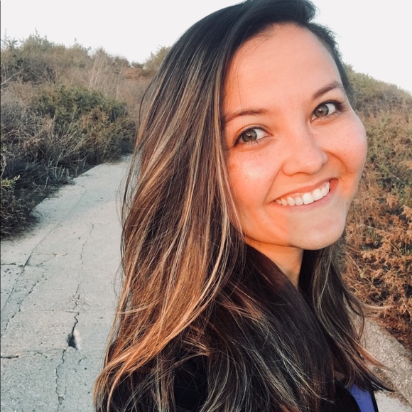 Profile Picture of Tamara Sanner (@tamsan22) on Poshmark