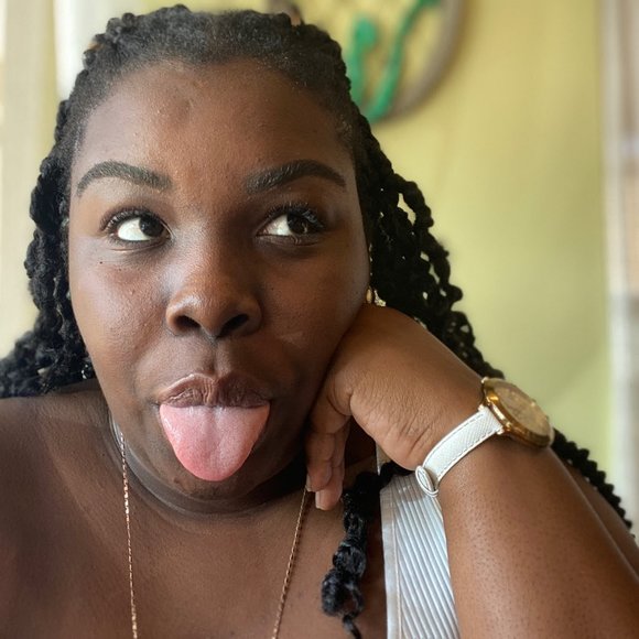 Profile Picture of Kiki Alexander (@kikialexander1) on Poshmark