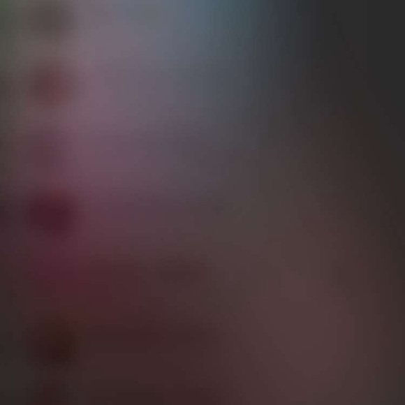 Profile Picture of Alex Bensel (@shsjbsidff) on Poshmark