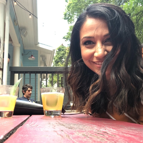 Profile Picture of Sara Qadeer (@refinery88) on Poshmark