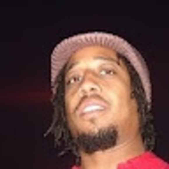 Profile Picture of Aaron Sunday (@sundaystyle2) on Poshmark