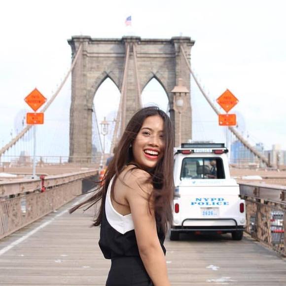 Profile Picture of Aoeyaoey Supika (@aoeyaoeysupika) on Poshmark