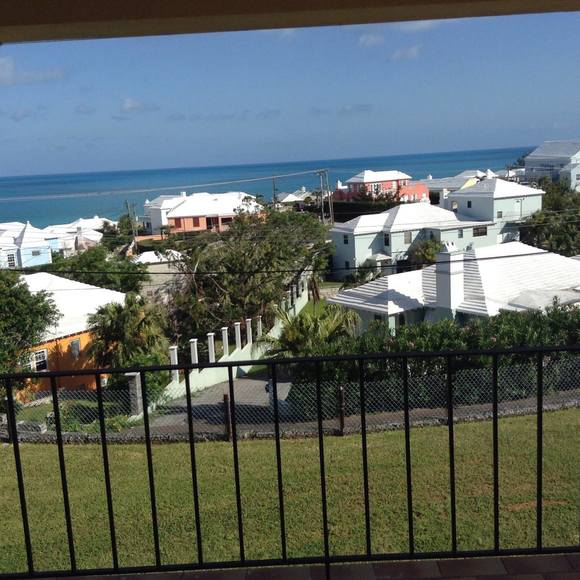 Profile Picture of Cheryl Mitchell (@dinl2nta) on Poshmark