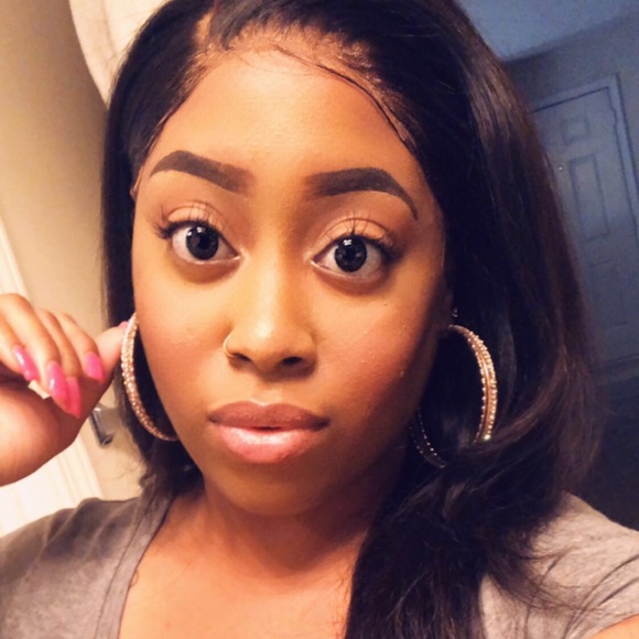 Profile Picture of Jasmine Chery (@jasmine_chery) on Poshmark