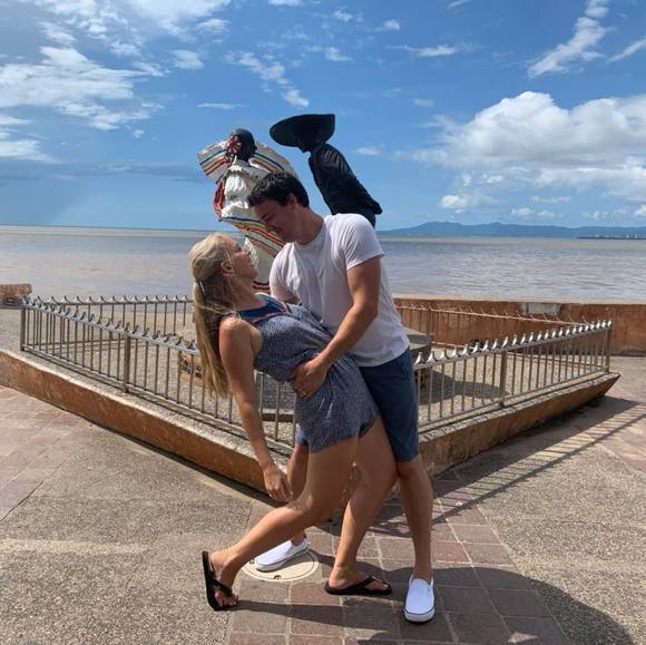 Profile Picture of Katelyn Carlington (@carlington) on Poshmark