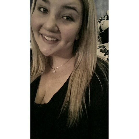 Profile Picture of Carly Doherty (@carlyrose333) on Poshmark