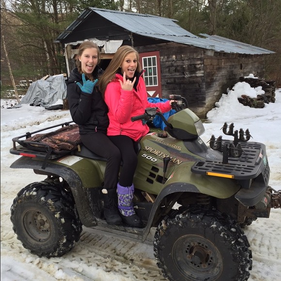 Profile Picture of Jenna Yalicki (@jennayalicki) on Poshmark