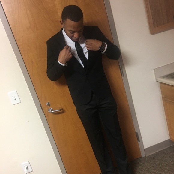 Profile Picture of Jaret Gassett (@jaretgassett1) on Poshmark