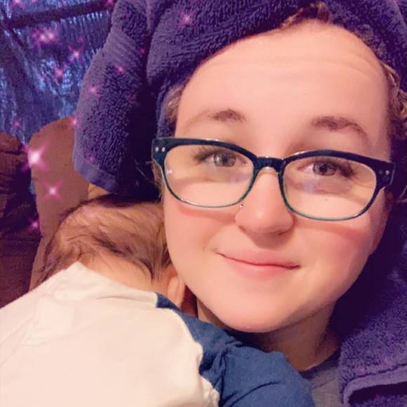 Profile Picture of Lisa Barrett (@lisabarrett1995) on Poshmark