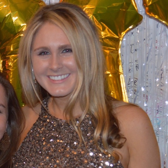 Profile Picture of Maura Eagan (@mceagan) on Poshmark