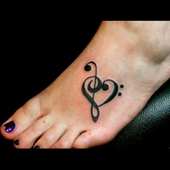 Profile Picture of Candence Barnett (@cmichelle1944) on Poshmark