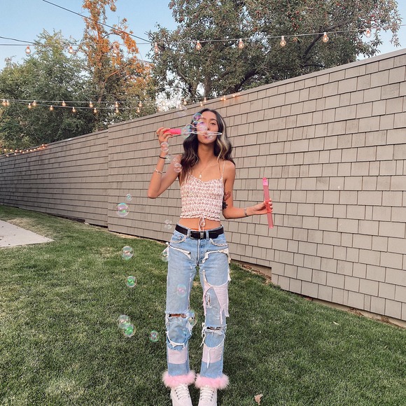Profile Picture of Iris Bryant (@irisbryant) on Poshmark